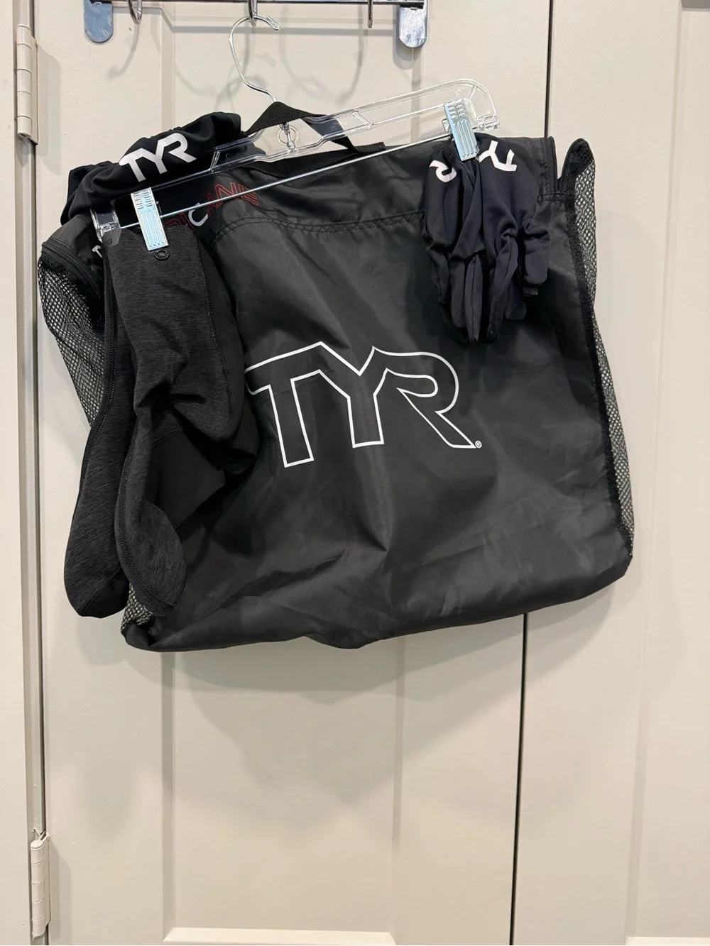 TYR Black Women's Hurricane Full Wetsuit size Large